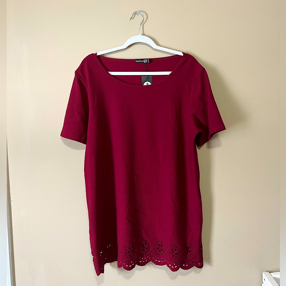 Boohoo Plus Deep Berry Short Sleeve Tunic with Laser Cut Hem
